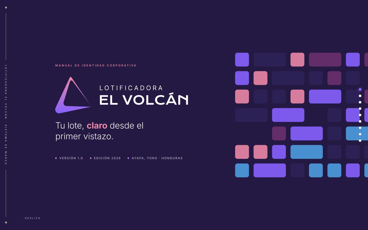 The cover of El Volcán's corporate identity manual: “Manual de identidad corporativa”, the open-triangle isotype in a pink-to-violet gradient beside “Lotificadora El Volcán”, and the line “Tu lote, claro desde el primer vistazo.”, on deep purple.